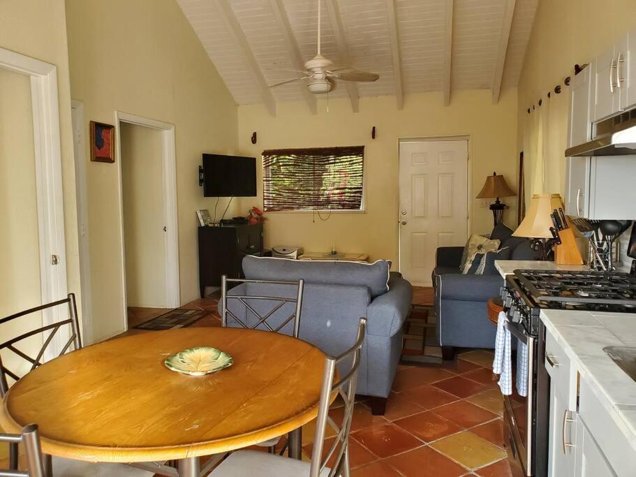 The Cottage At Villa Indigo Charlotte Amalie Eksteriør bilde